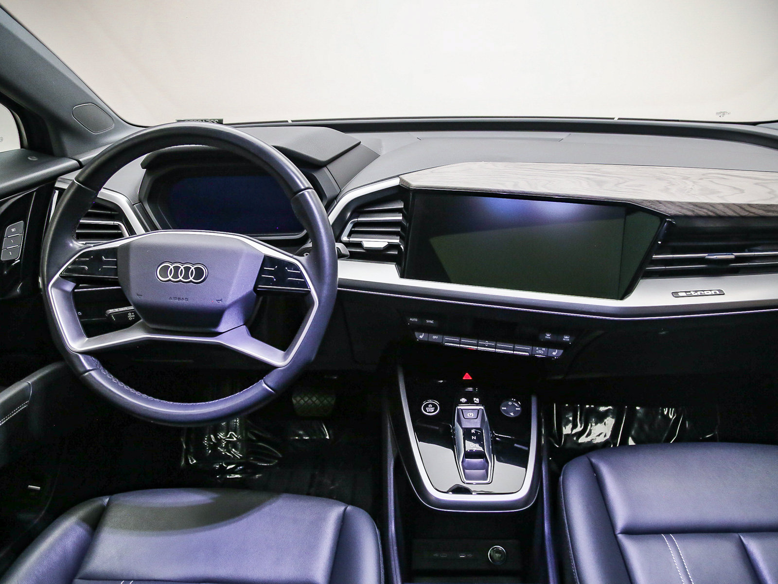 Certified 2023 Audi Q4 e-tron Premium w/ Convenience Package AWD/4WD image 13