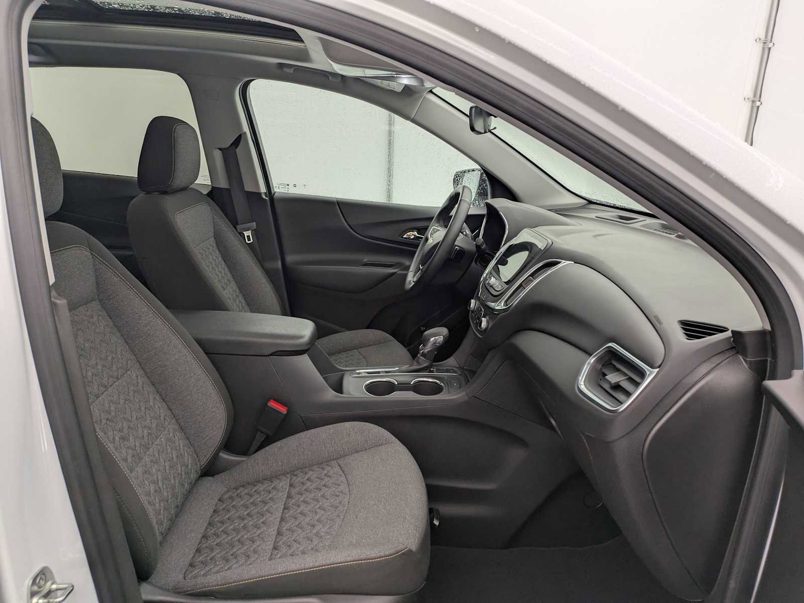 Used 2024 Chevrolet Equinox LT AWD/4WD image 23