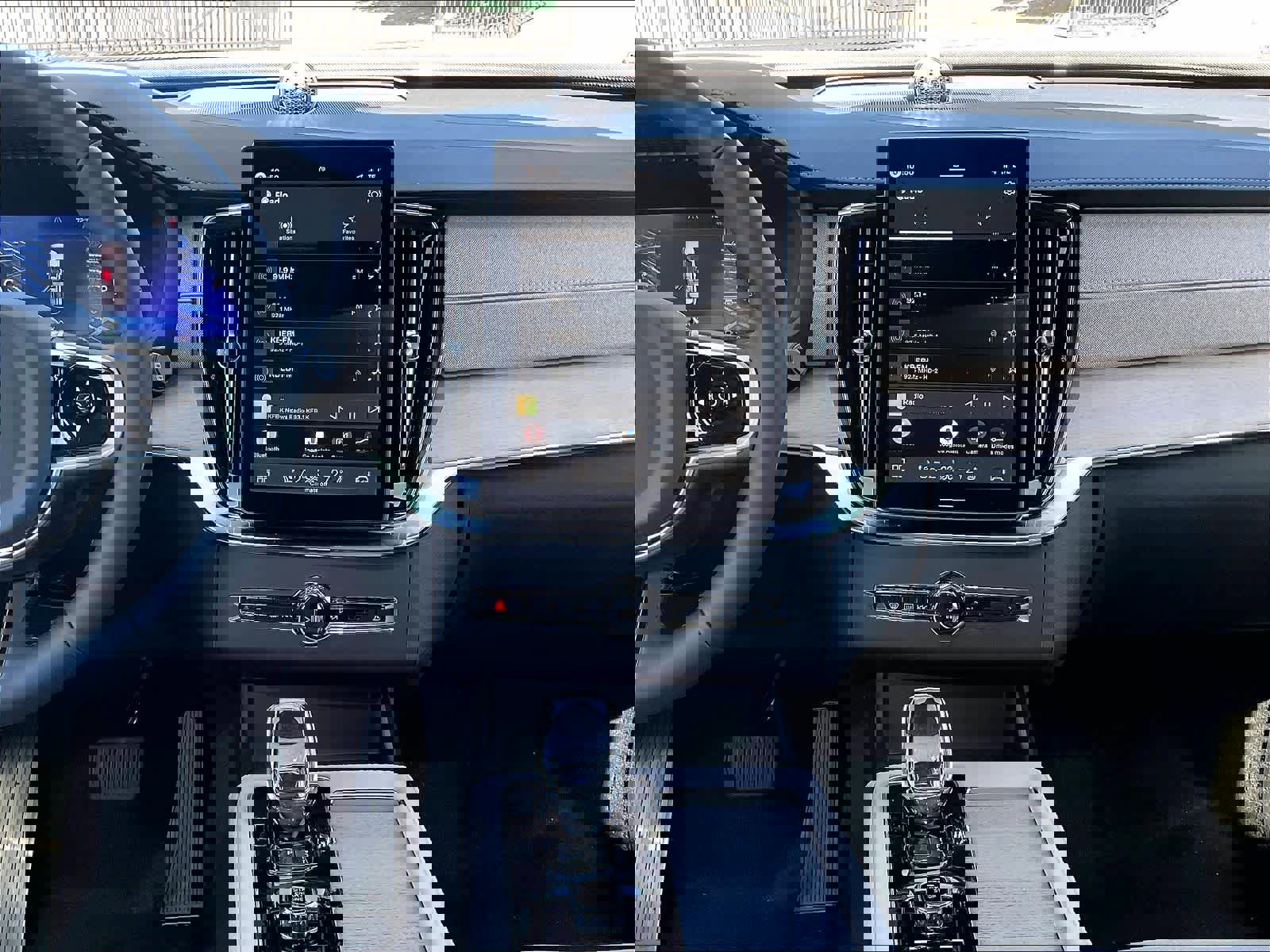 New 2026 Volvo XC90 T8 Ultra w/ Lounge Package image 9