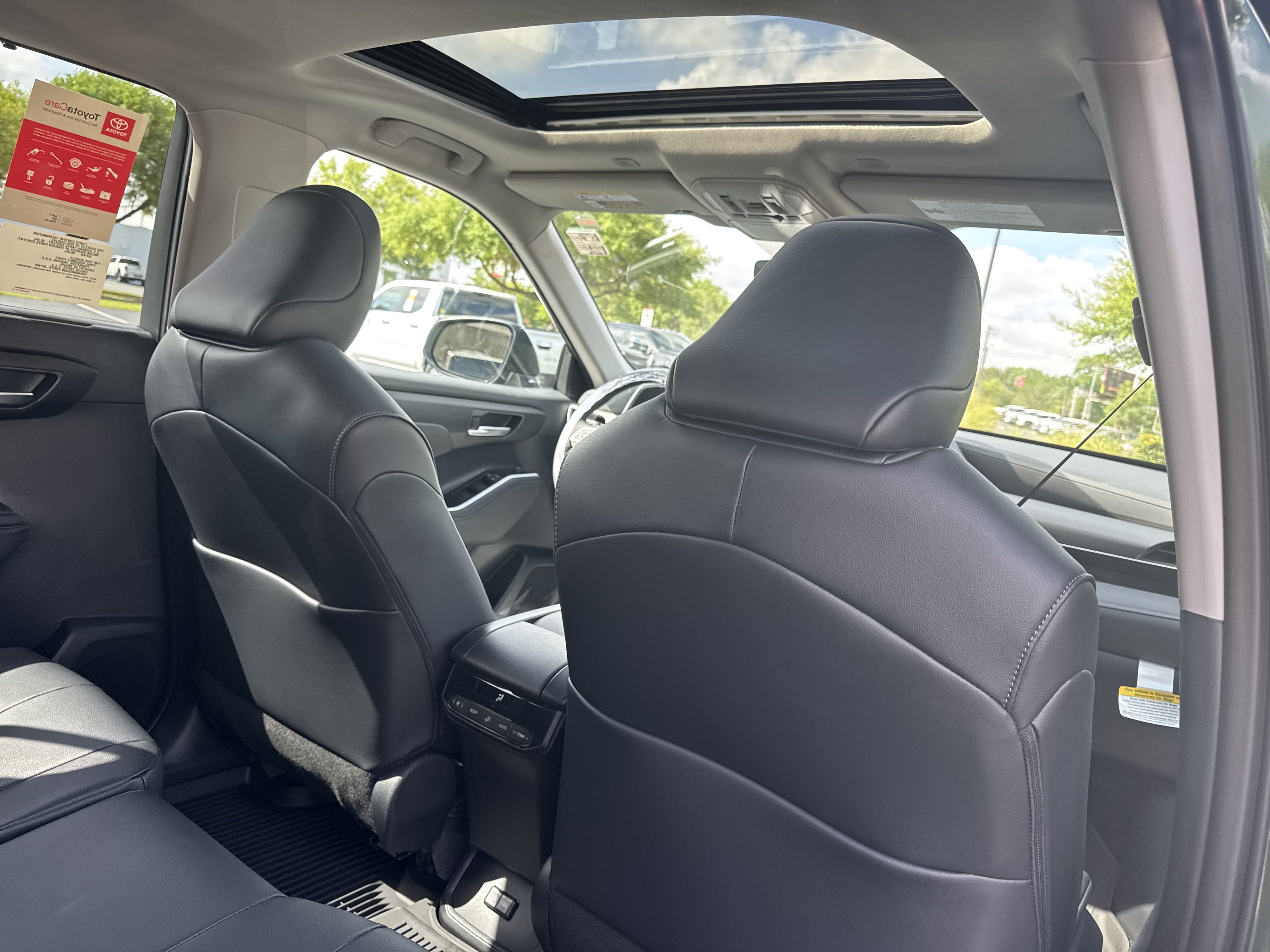 New 2025 Toyota Highlander XLE AWD/4WD image 30