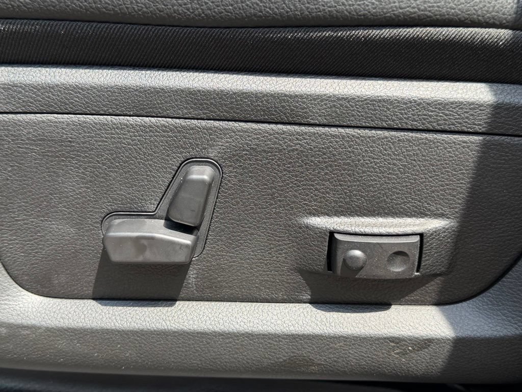 New 2026 RAM 3500 Laramie AWD/4WD image 16