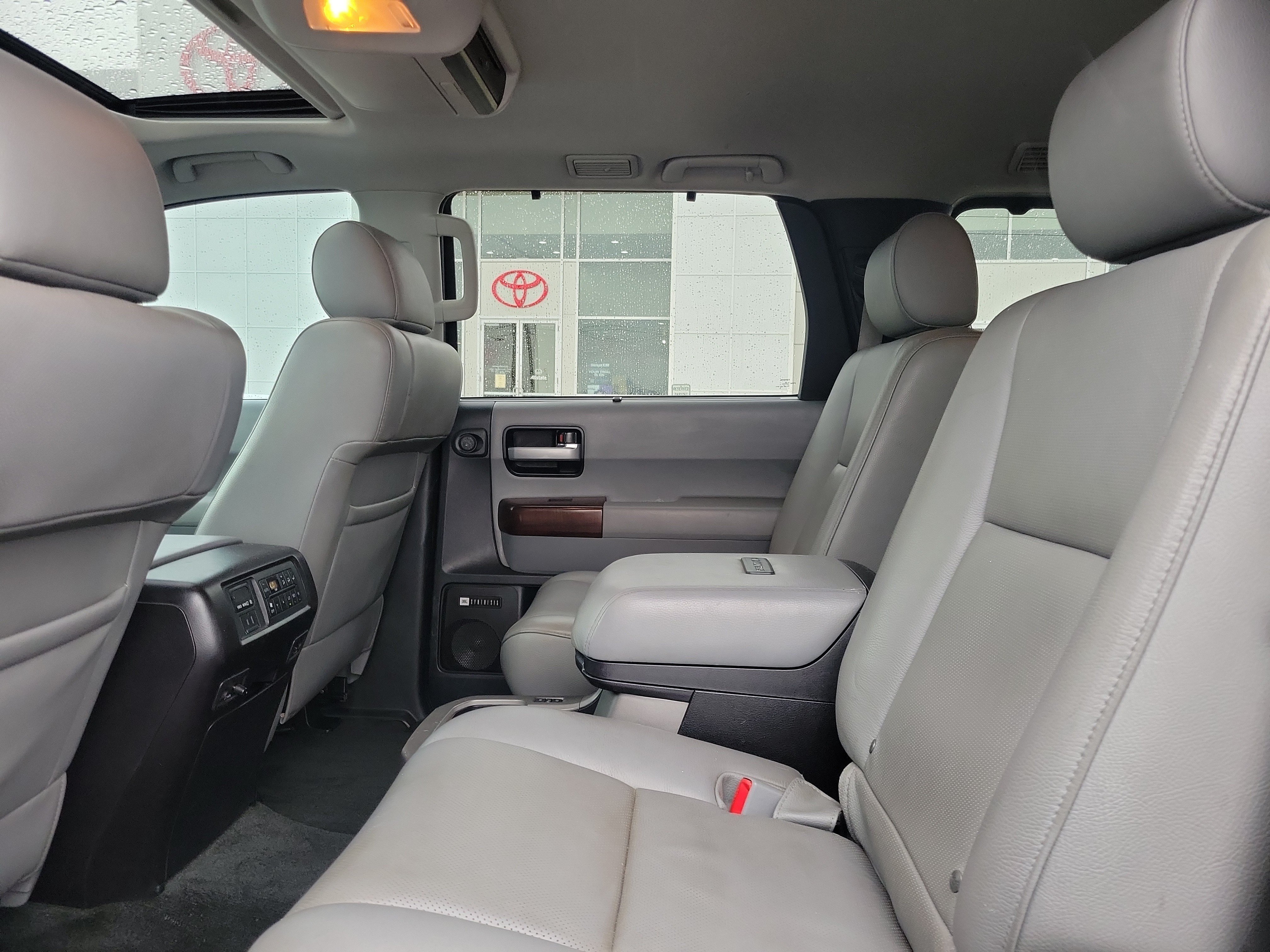Used 2017 Toyota Sequoia Platinum AWD/4WD image 11