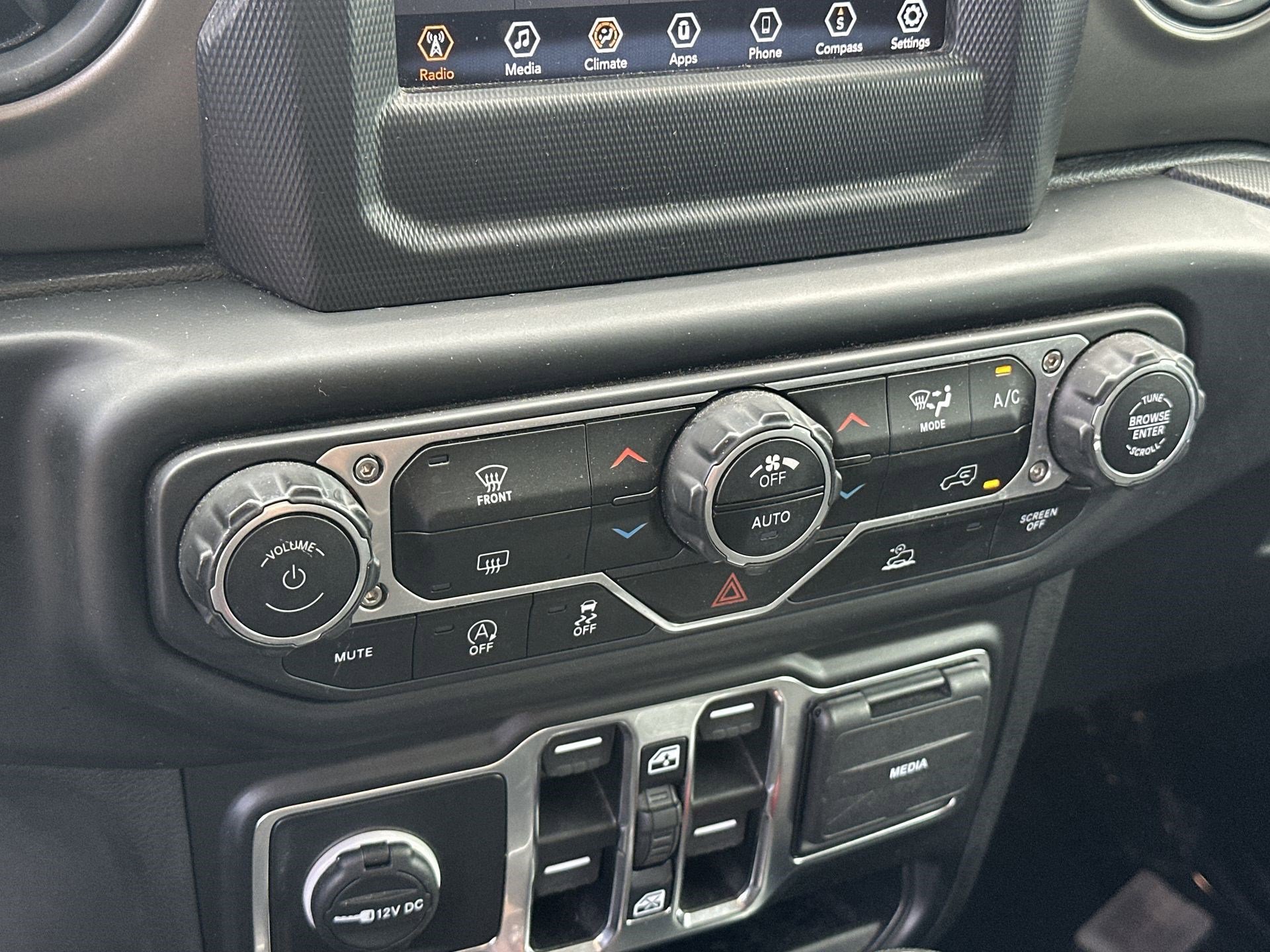Used 2022 Jeep Gladiator Sport AWD/4WD image 16