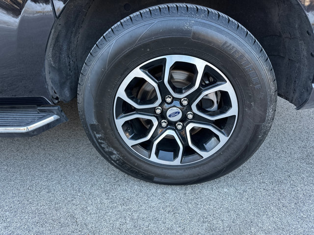 Used 2023 Ford Expedition Max XLT image 13