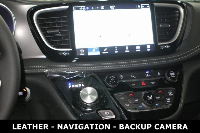 New 2026 Chrysler Pacifica Select image 19