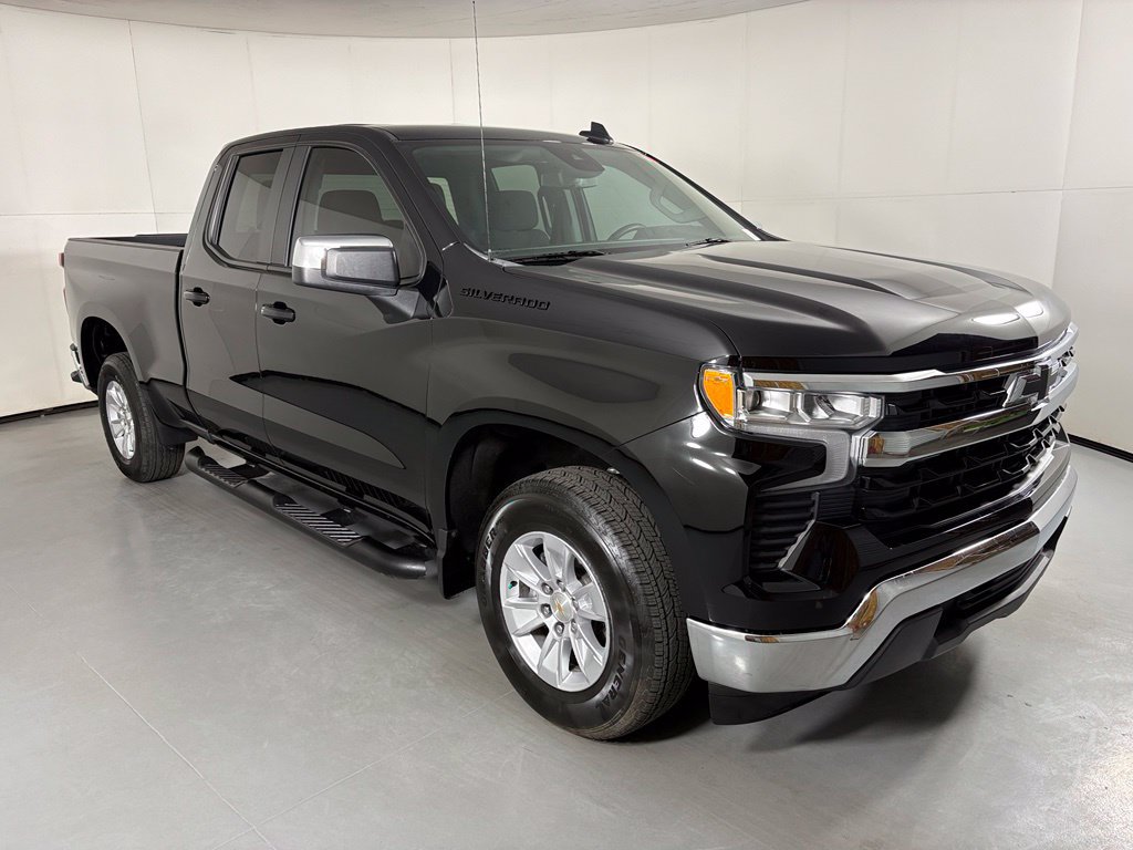 Used 2025 Chevrolet Silverado 1500 LT w/ LPO, Dark Essentials Package RWD image 2