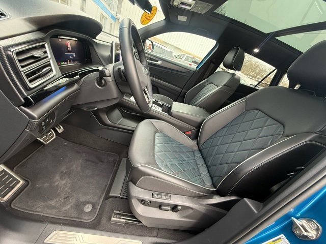 Used 2024 Volkswagen Atlas Cross Sport SEL Premium R-Line image 13