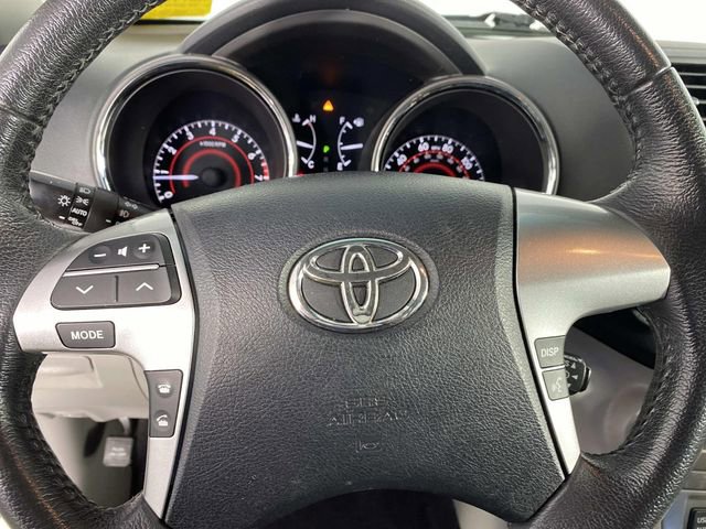 Used 2012 Toyota Highlander SE w/ Tow Pkg image 18