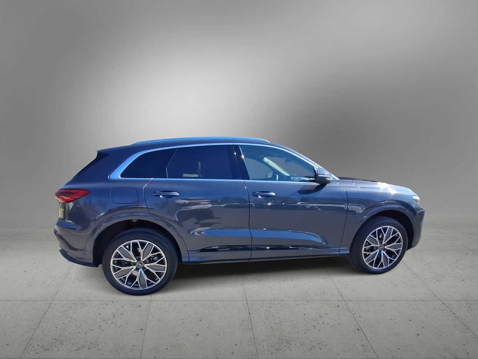 Certified 2025 Audi Q5 Premium Plus w/ Premium Plus image 9