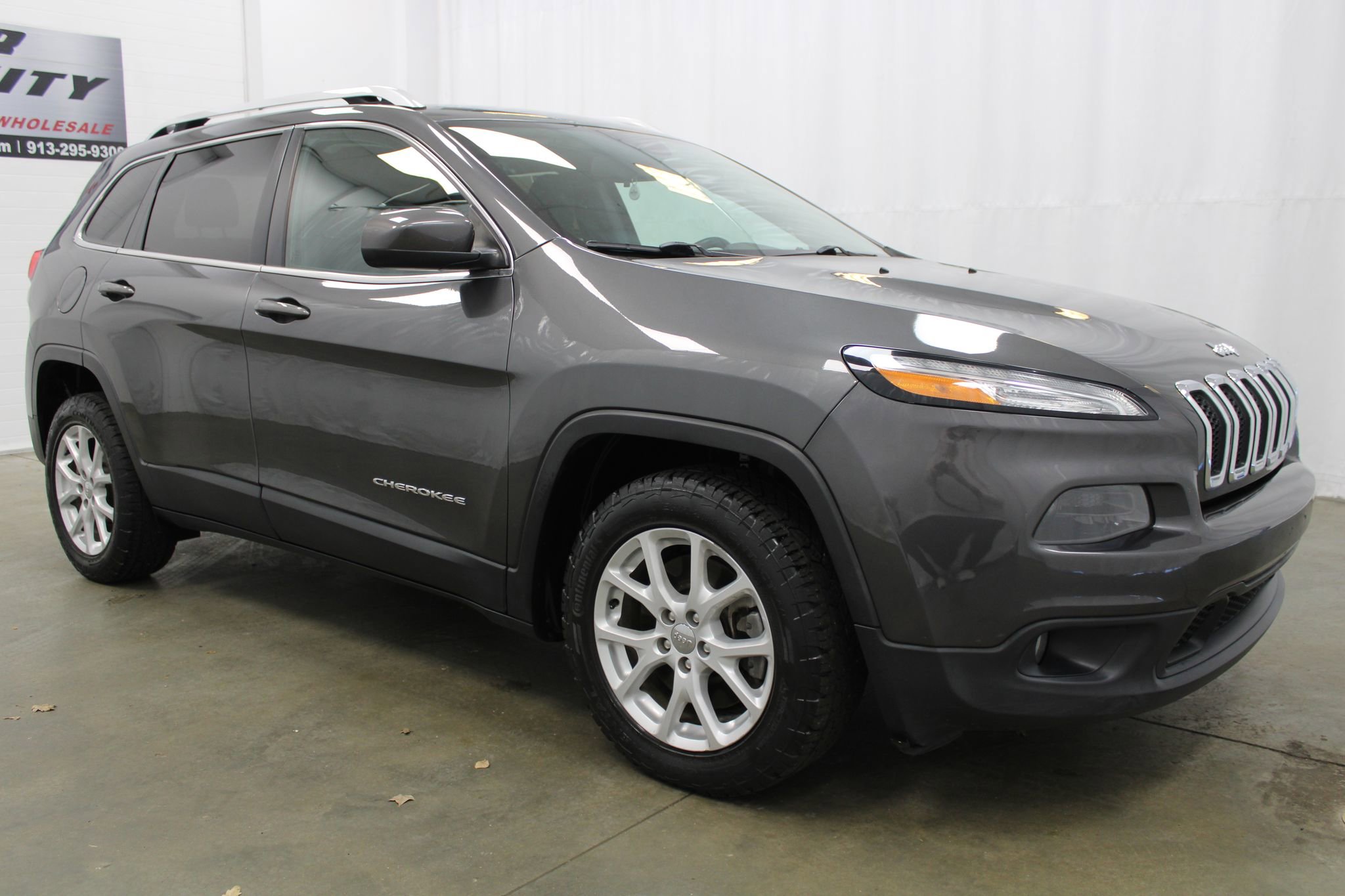 Used 2015 Jeep Cherokee Latitude image 3