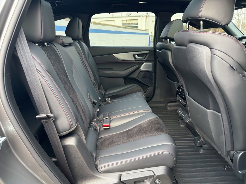 Used 2025 Acura MDX A-Spec image 25