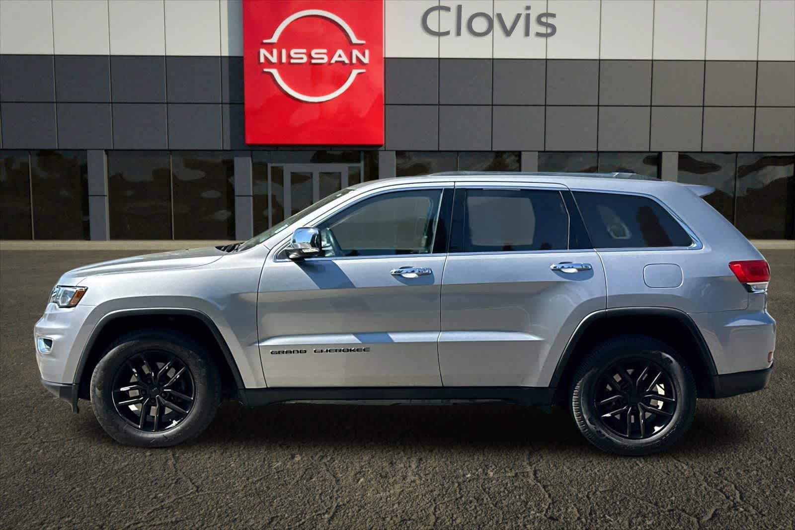 Used 2017 Jeep Grand Cherokee Limited w/ Luxury Group II RWD image 6