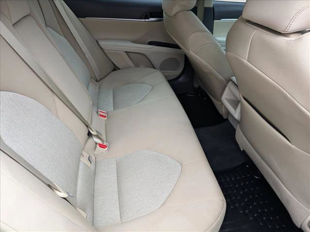 Used 2018 Toyota Camry LE image 18