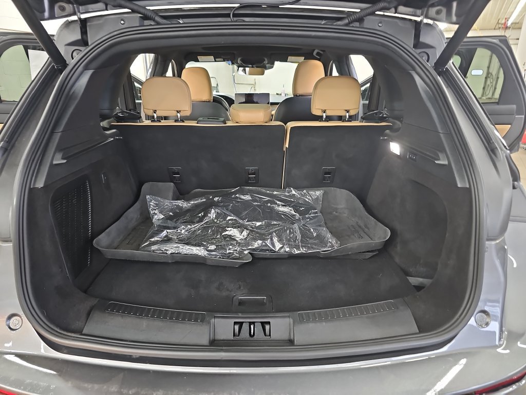 Used 2023 Lincoln Corsair Reserve w/ Equipment Group 201A AWD/4WD image 12