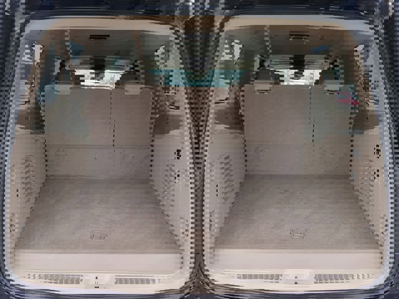 Used 2019 GMC Yukon XL Denali w/ Open Road Package image 36