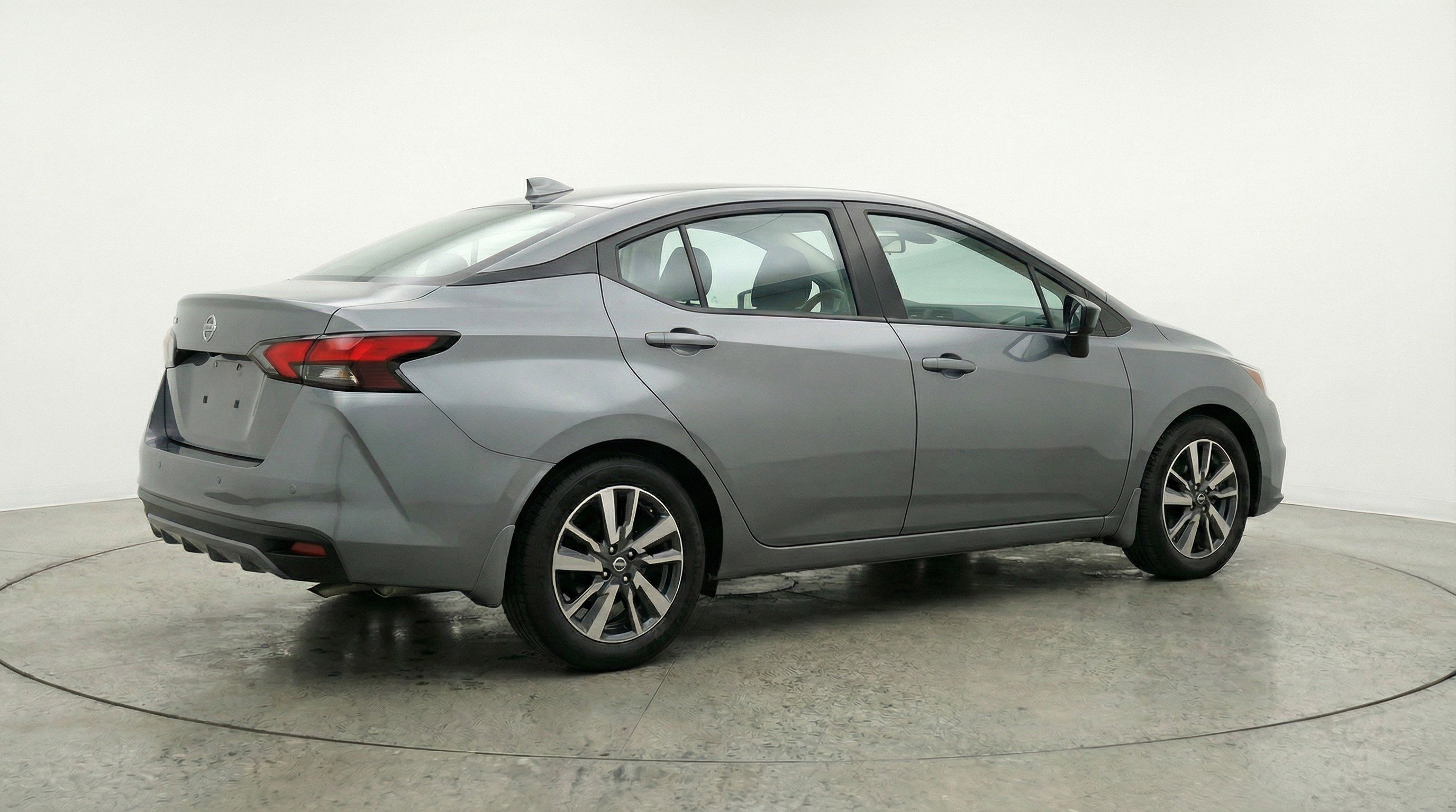 Used 2025 Nissan Versa SV FWD image 9