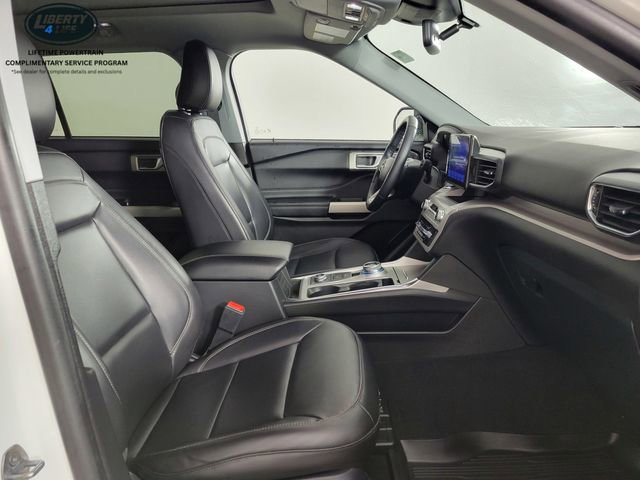 Used 2023 Ford Explorer XLT w/ Equipment Group 202A AWD/4WD image 18
