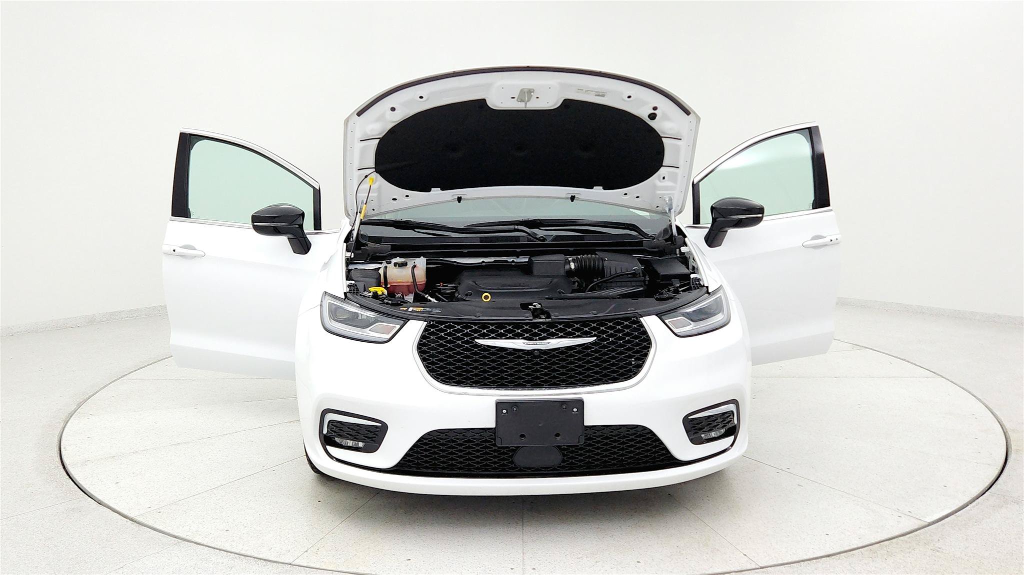 Used 2024 Chrysler Pacifica Touring-L FWD image 35