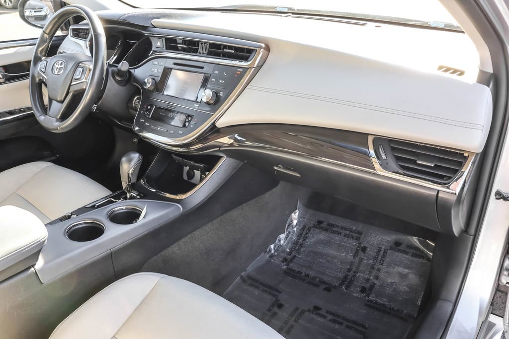 Used 2014 Toyota Avalon Limited image 33