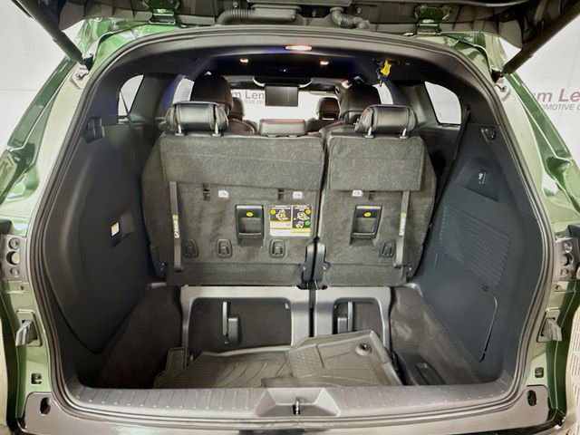 Used 2025 Toyota Sienna Platinum AWD/4WD image 28