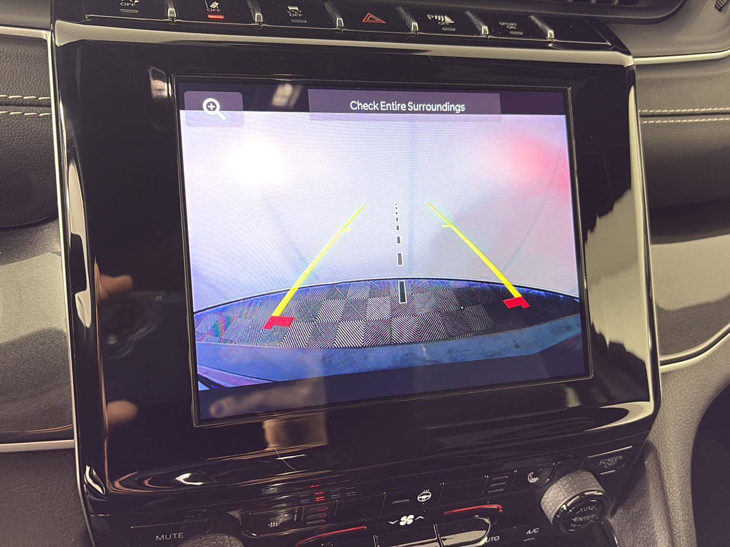 Used 2022 Jeep Grand Cherokee L Laredo image 10