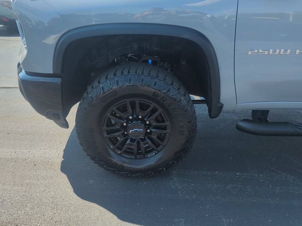 Certified 2025 Chevrolet Silverado 2500 ZR2 w/ Technology Package AWD/4WD image 15