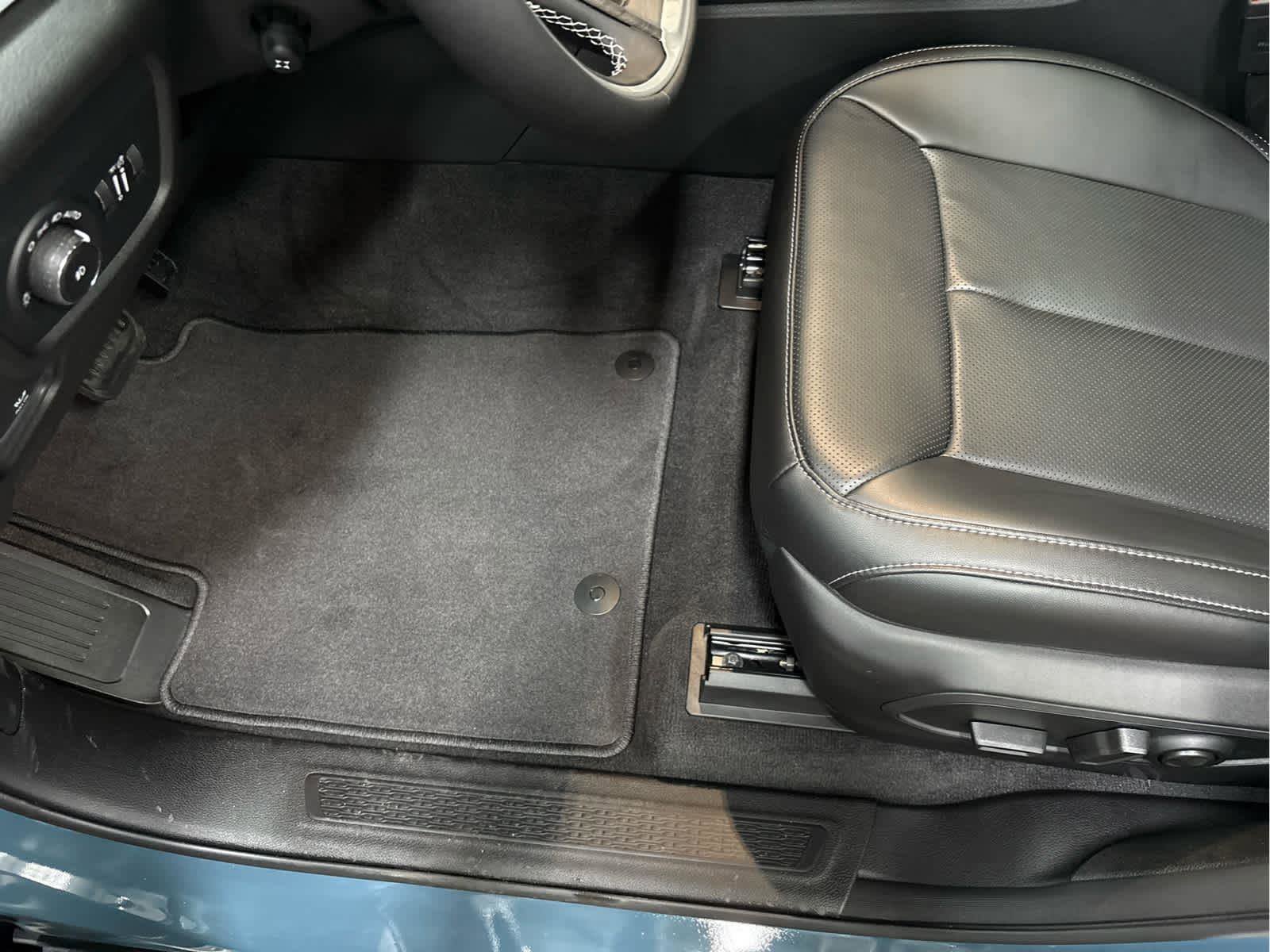 New 2026 Jeep Grand Cherokee L Limited w/ Luxury Tech Group II image 10