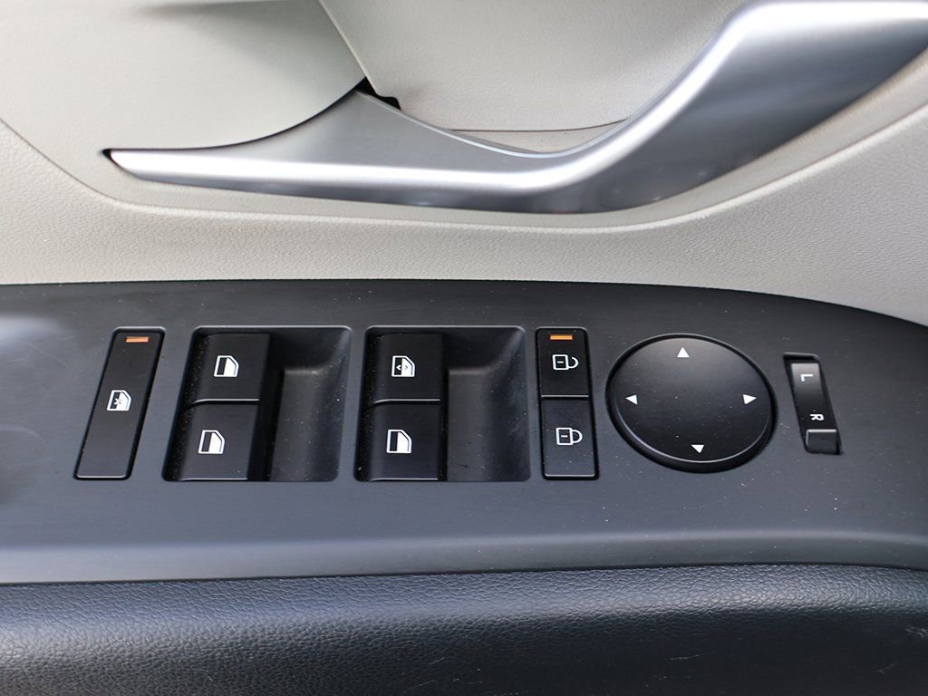 Used 2025 Hyundai Tucson SE image 37