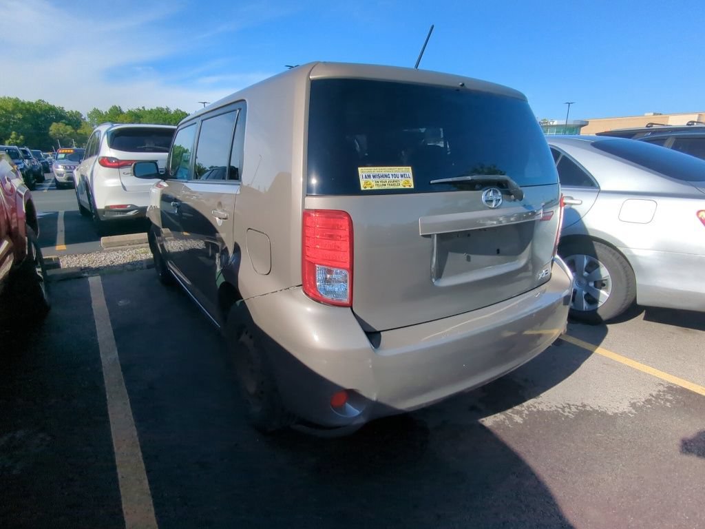 Used 2012 Scion xB FWD image 4