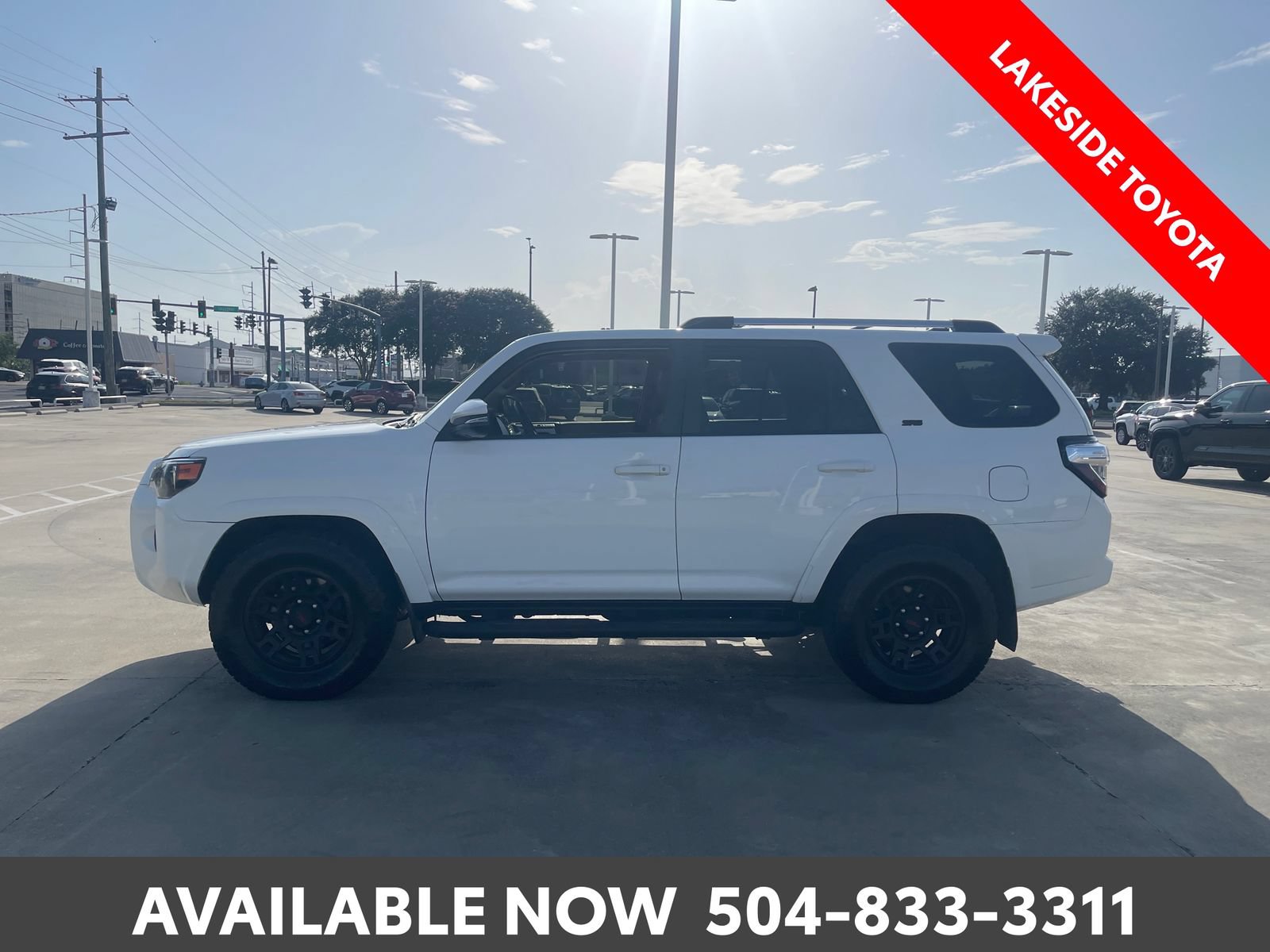 Used 2021 Toyota 4Runner SR5 Premium w/ Moonroof Package RWD image 2