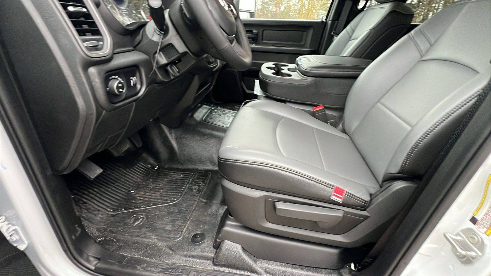 Used 2025 RAM 5500 Tradesman w/ Safety Group image 19