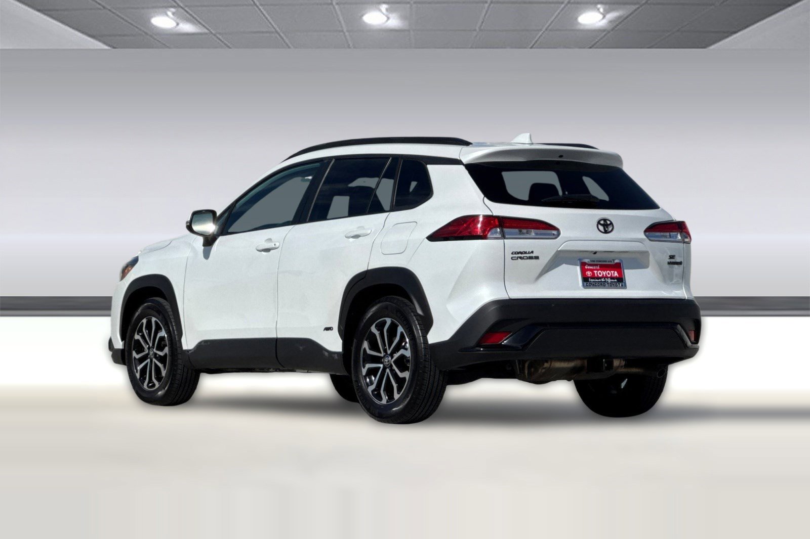 Used 2024 Toyota Corolla Cross SE w/ Moonroof Package image 7