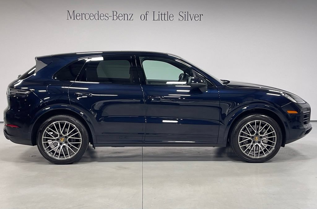 Used 2023 Porsche Cayenne AWD/4WD image 7
