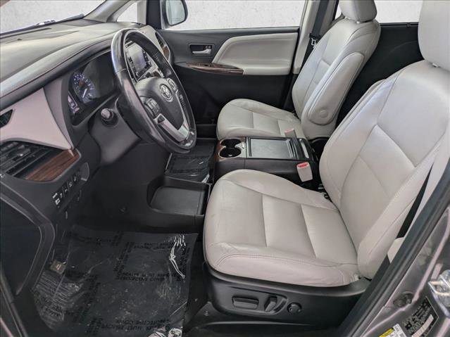 Used 2018 Toyota Sienna Limited Premium w/ Outdoor Package AWD/4WD image 17