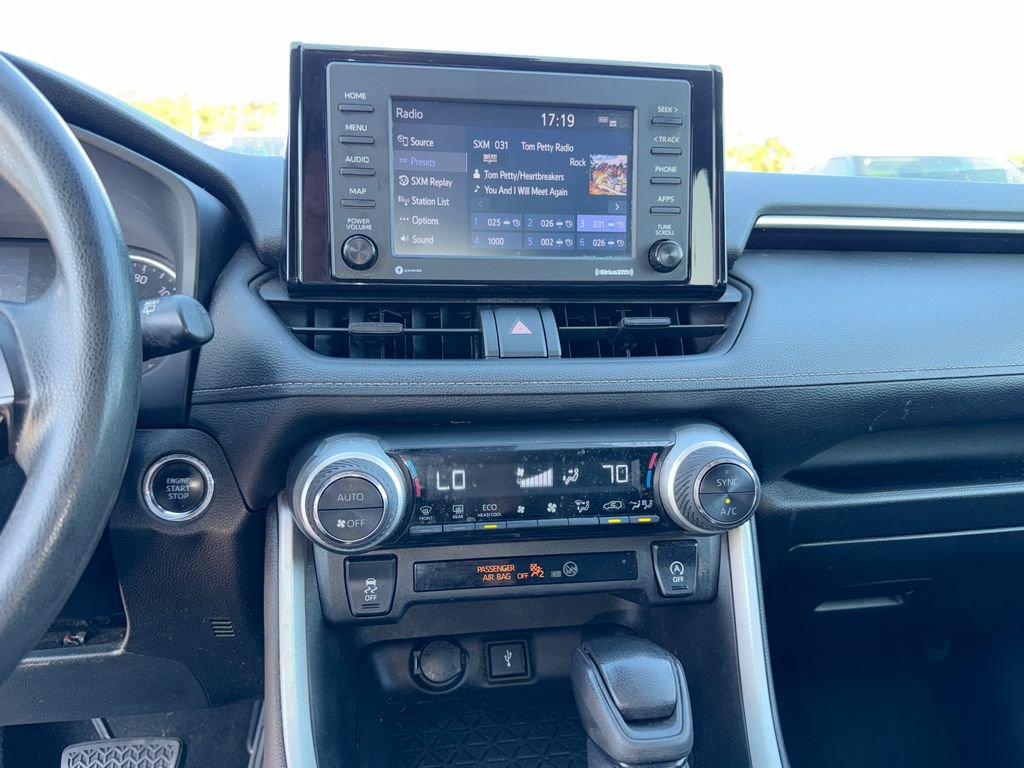 Used 2021 Toyota RAV4 XLE w/ Convenience Package FWD image 22