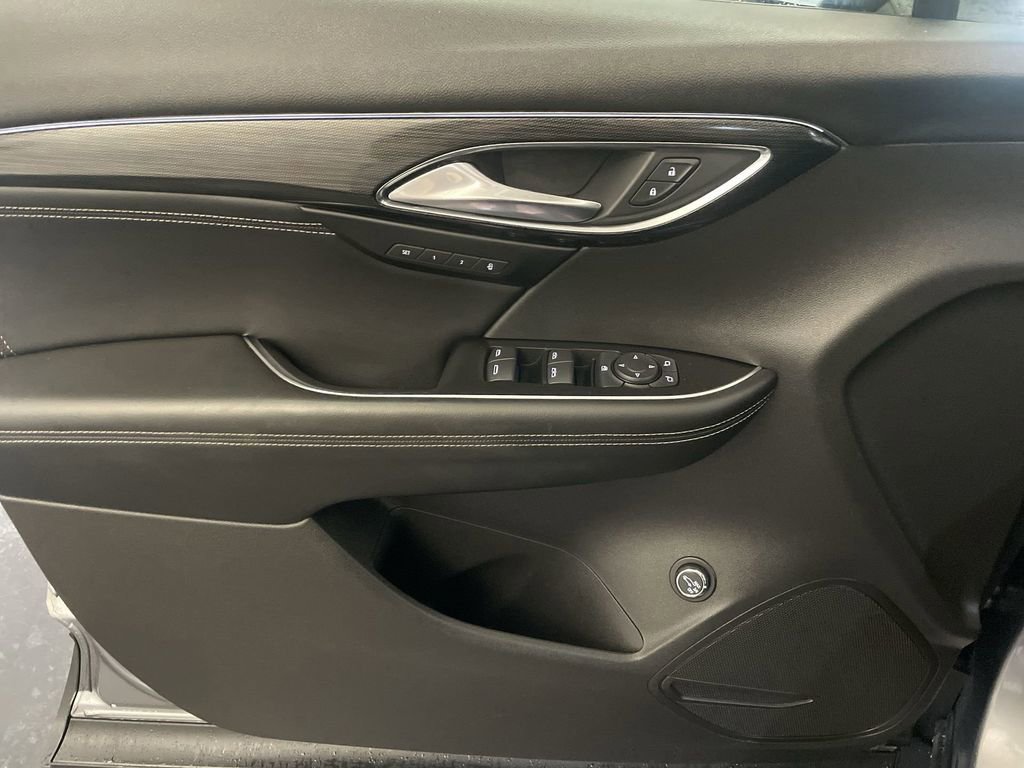 Used 2021 Buick Envision Essence FWD image 15