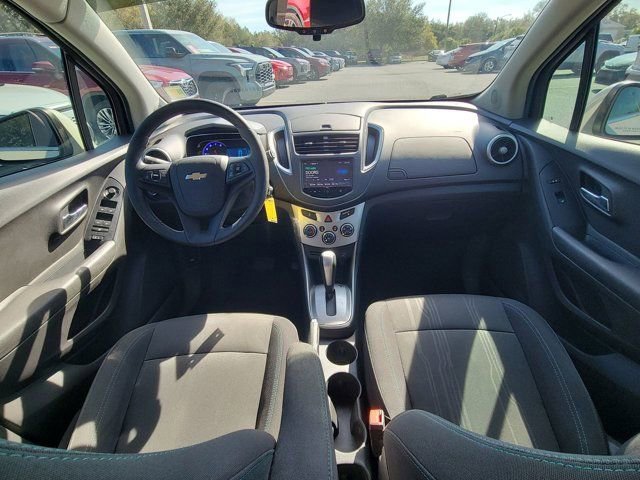 Used 2016 Chevrolet Trax LT image 2