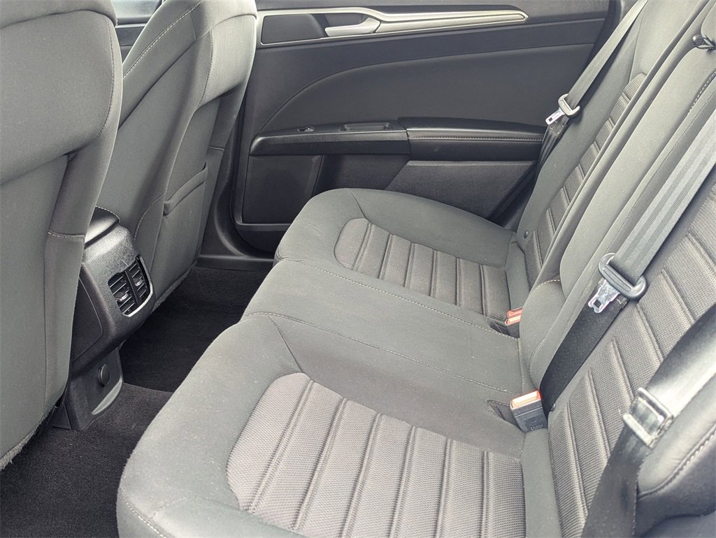 Used 2020 Ford Fusion SE image 21