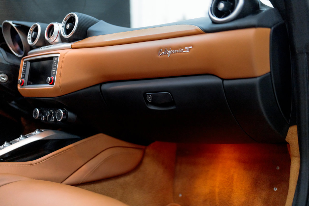 Used 2016 Ferrari California T image 48