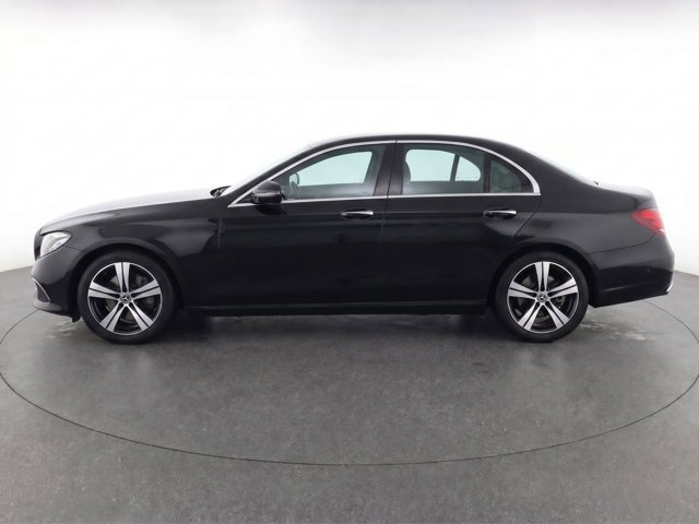 Used 2022 Mercedes-Benz C 300 Sedan image 4
