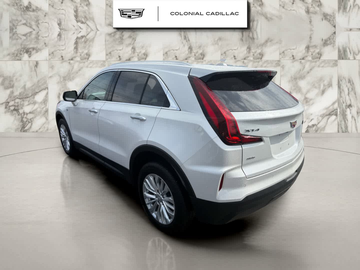 Used 2024 Cadillac XT4 Luxury w/ Cold Weather Package AWD/4WD image 3