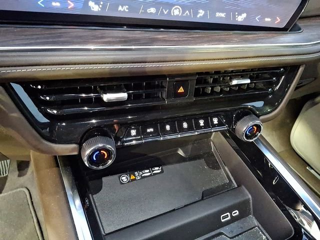 Used 2025 Chevrolet Tahoe LT RWD image 12