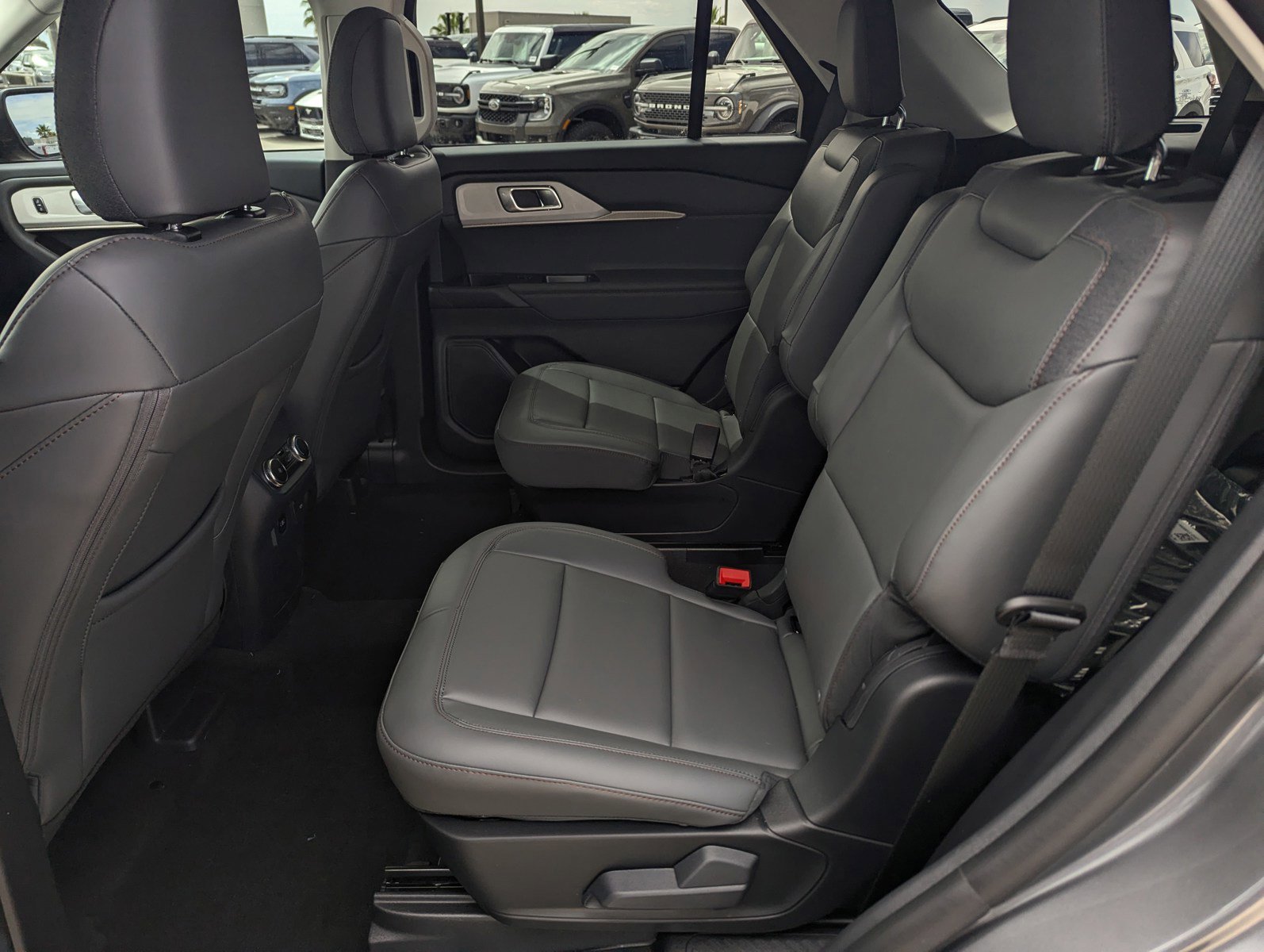 New 2026 Ford Explorer Active w/ Active Comfort Package RWD image 8