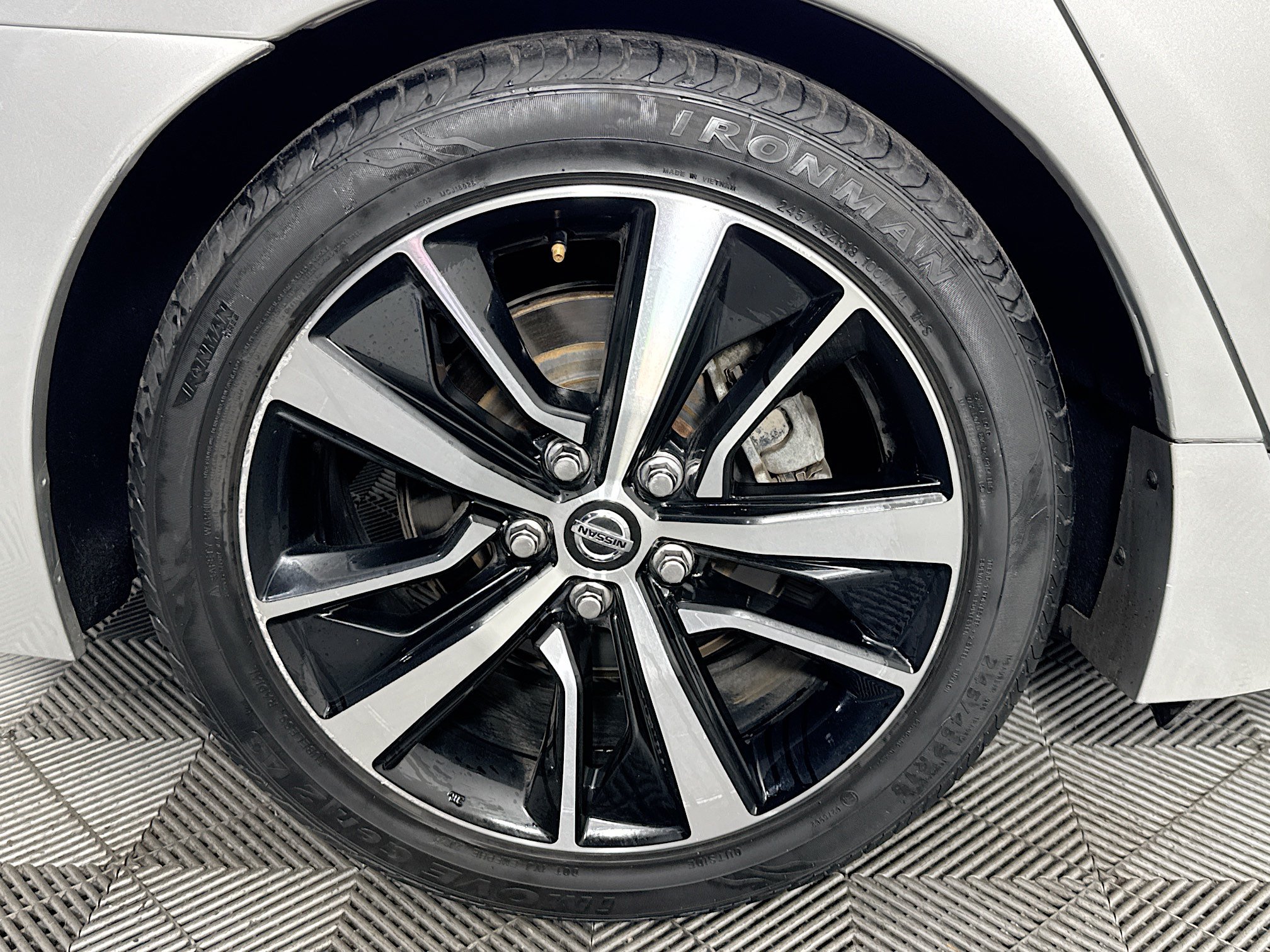 Used 2022 Nissan Maxima SV w/ Floor Mat Group FWD image 31