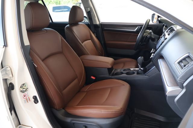 Used 2018 Subaru Outback 3.6R Touring AWD/4WD image 22