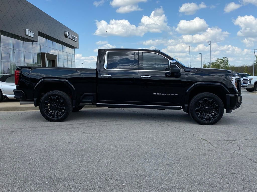 Used 2025 GMC Sierra 2500 Denali Ultimate AWD/4WD image 9