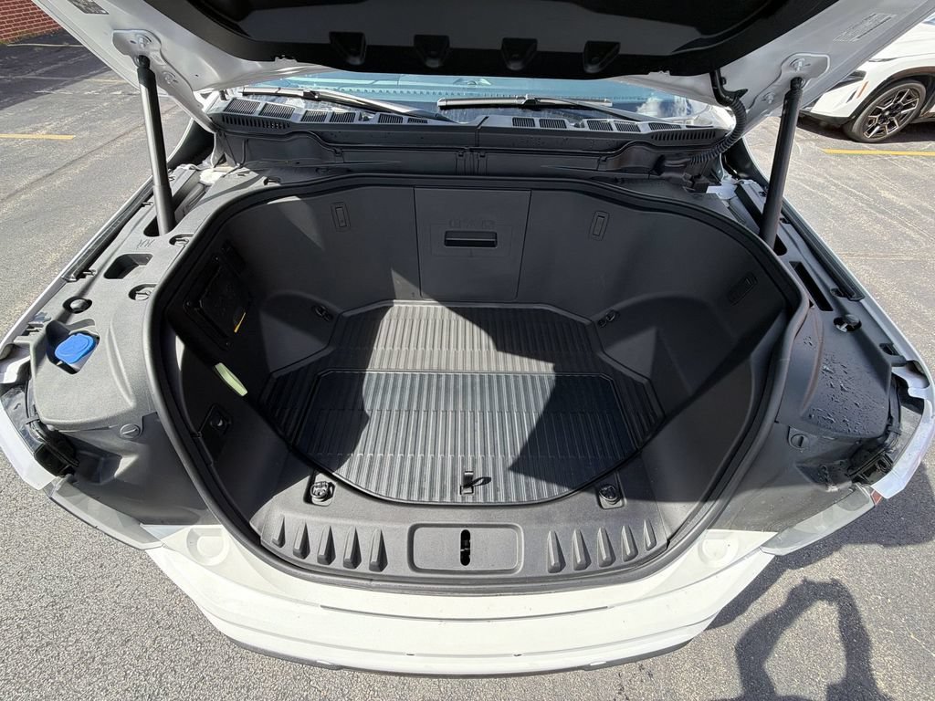 Used 2024 Ford F150 Lightning Platinum AWD/4WD image 18