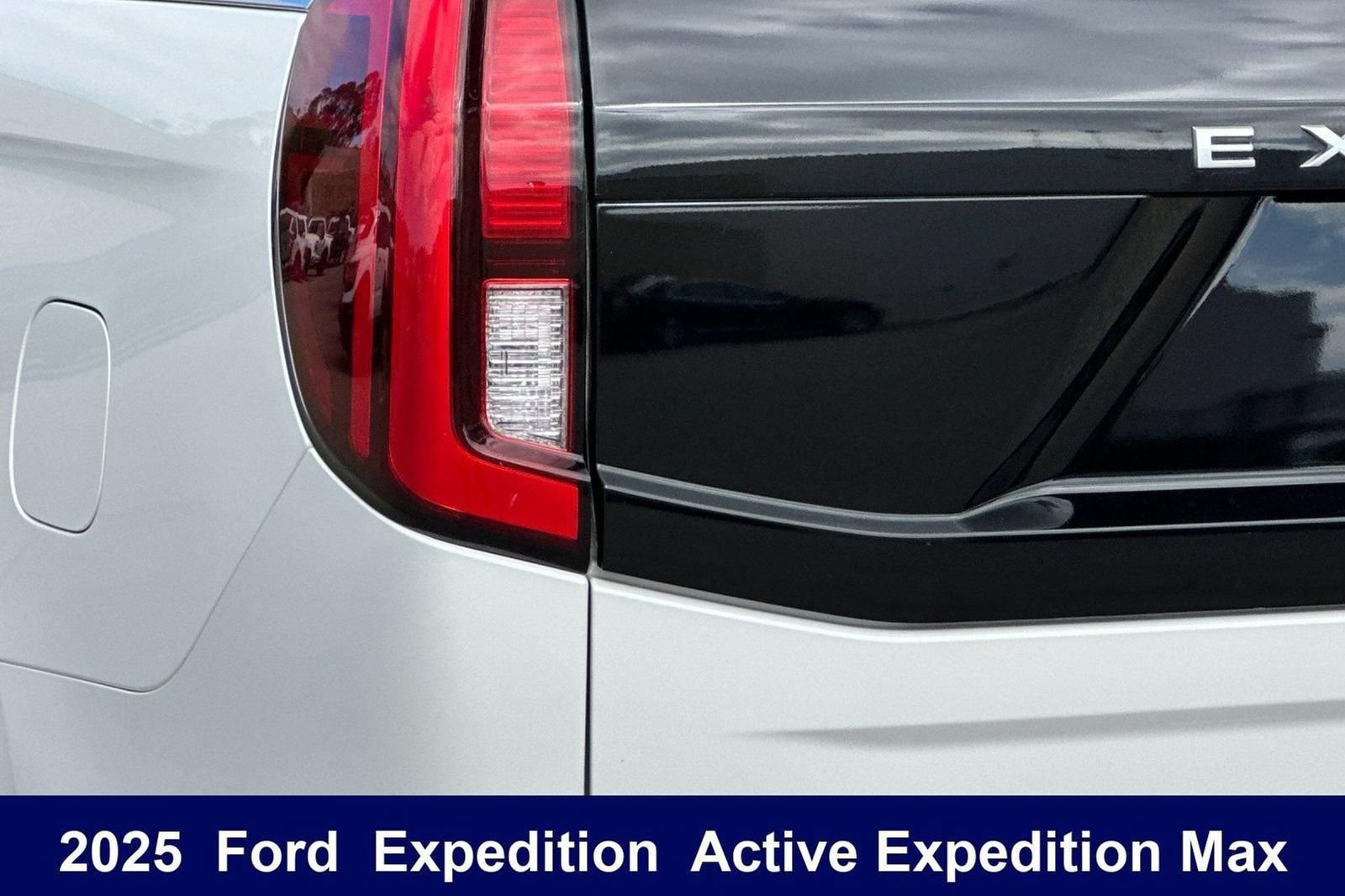 Used 2025 Ford Expedition Max Active RWD image 42