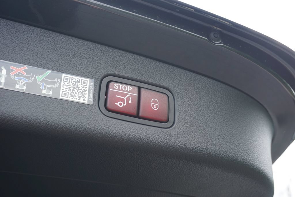 Certified 2025 Mercedes-Benz GLC 300 4MATIC image 34