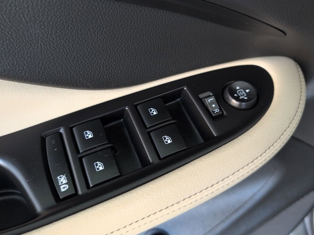 Used 2019 Buick Envision Essence image 10
